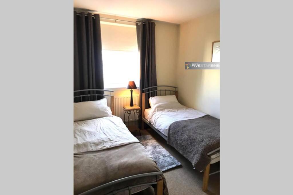 Ferienwohnung Waterfront Living In Leith With Free Parking! Edinburgh Exterior foto