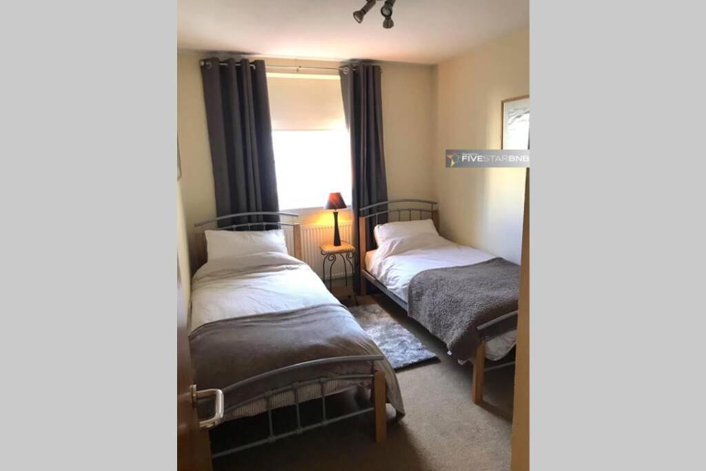 Ferienwohnung Waterfront Living In Leith With Free Parking! Edinburgh Exterior foto