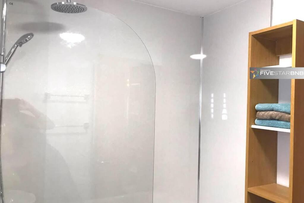 Ferienwohnung Waterfront Living In Leith With Free Parking! Edinburgh Exterior foto