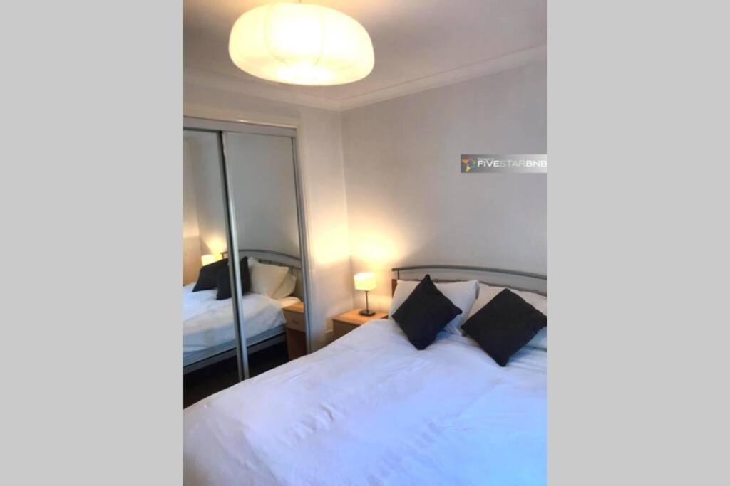 Ferienwohnung Waterfront Living In Leith With Free Parking! Edinburgh Exterior foto