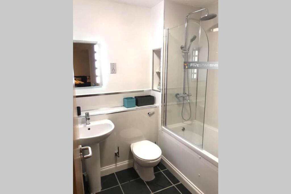 Ferienwohnung Waterfront Living In Leith With Free Parking! Edinburgh Exterior foto