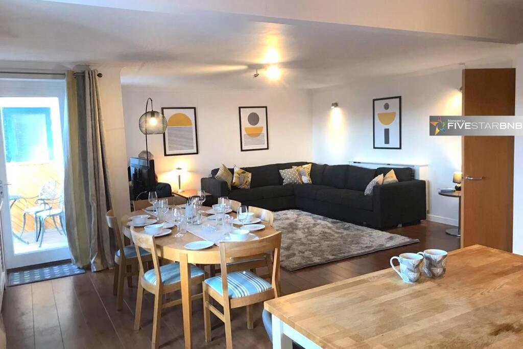 Ferienwohnung Waterfront Living In Leith With Free Parking! Edinburgh Exterior foto