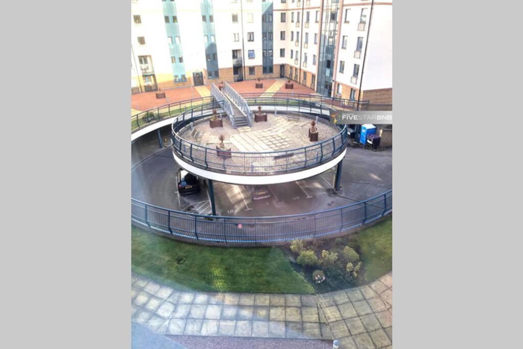 Ferienwohnung Waterfront Living In Leith With Free Parking! Edinburgh Exterior foto