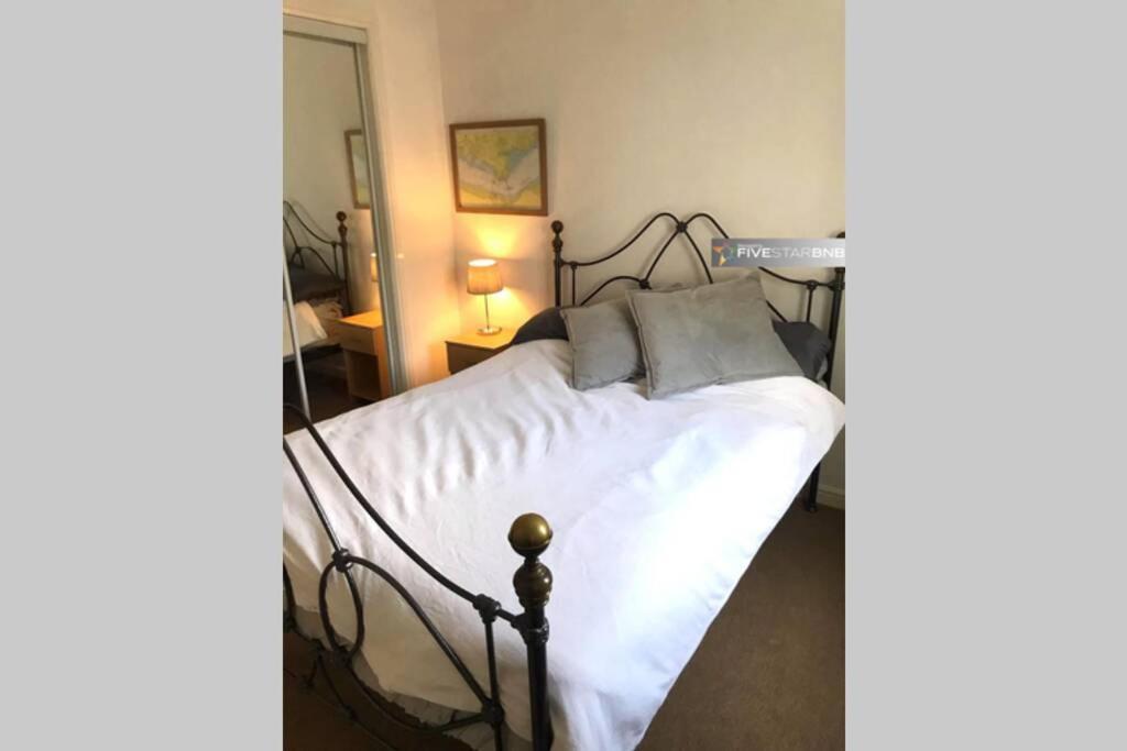 Ferienwohnung Waterfront Living In Leith With Free Parking! Edinburgh Exterior foto